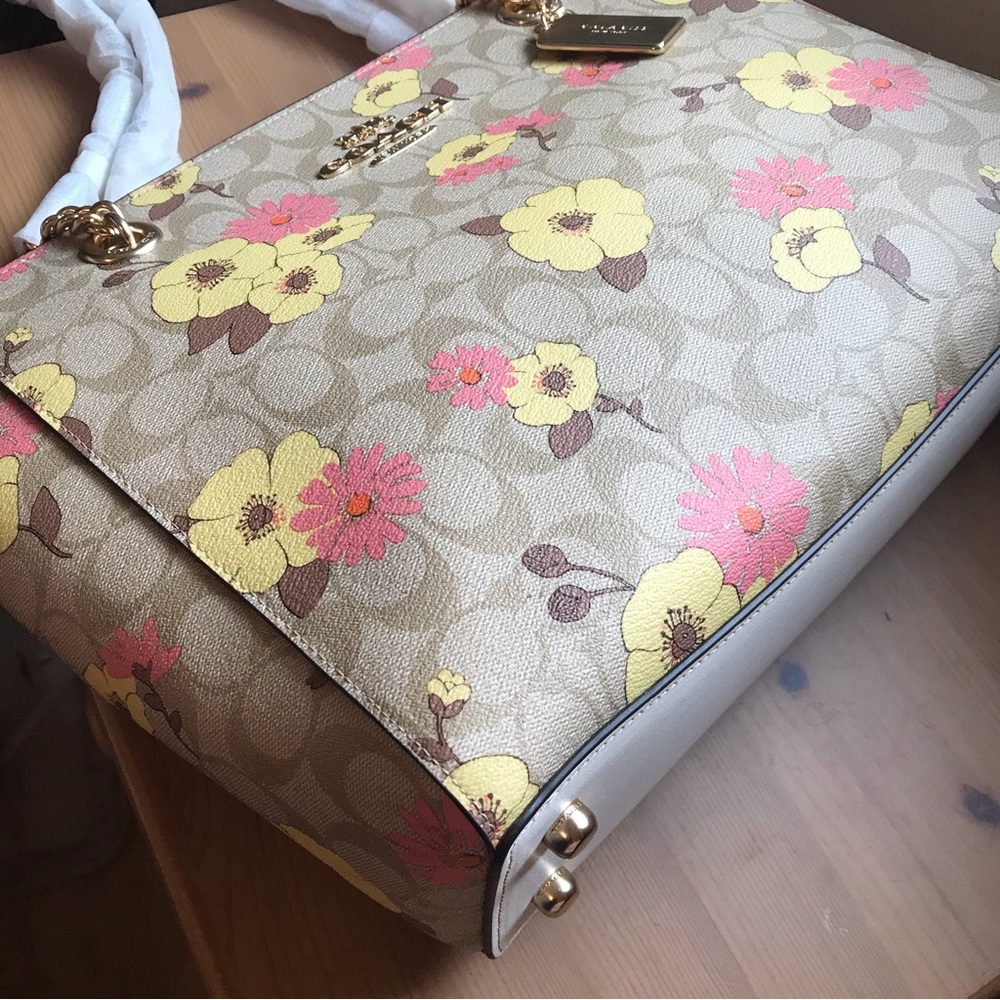 Coach Cammie Chain Tote In Signature Canvas With Floral Cluster Print - Picture 11 of 16
